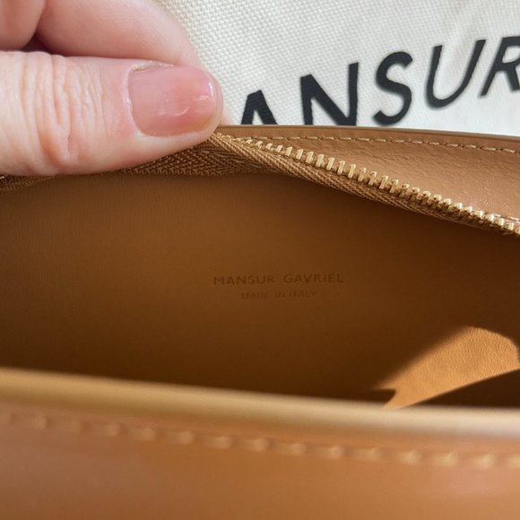 Women’s Pencil Case Leather Shoulder Bag-Caramel - Picture 8 of 9